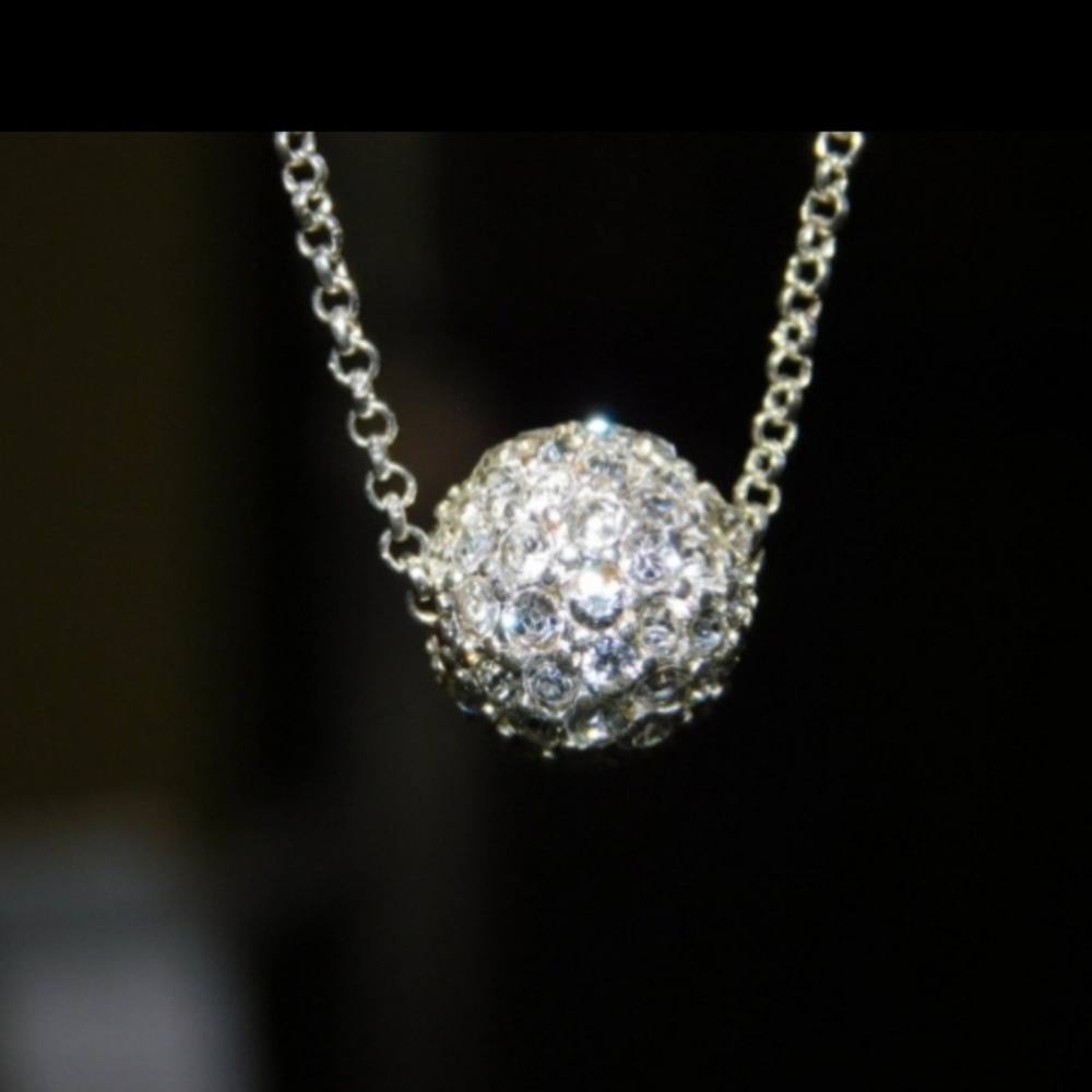Floating crystal necklace
